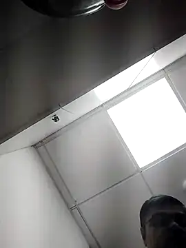 Desi Londa 143 online show from September 10, 2025, 12:16 pm