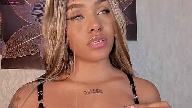 Snapshot of Emma_Morgann chatting on March 1, 2025, 11:39 am Emma Morgann online show from March 1, 2025, 11:39 am