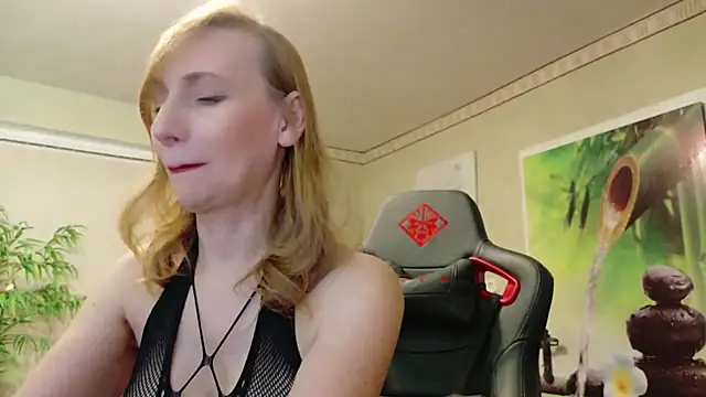 HotLana69 online show from February 10, 2025, 6:24 pm