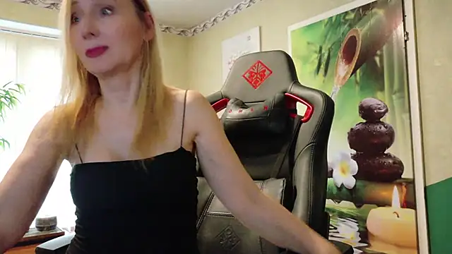 HotLana69 online show from June 10, 2026, 3:33 pm