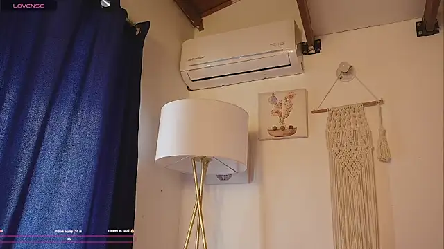 bunnycuteshy online show from October 9, 2025, 2:37 pm