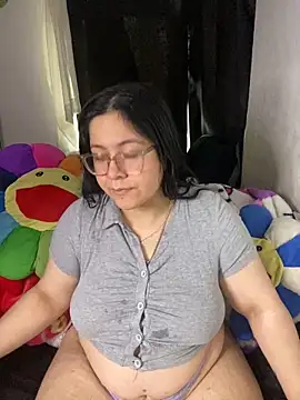 MsConejitaa online show from May 27, 2026, 4:26 pm