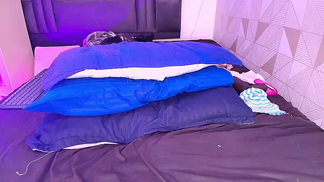 arletmss online show from February 3, 2025, 2:55 pm