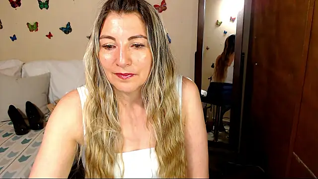 Jolie-Mature online show from January 15, 2026, 11:52 pm