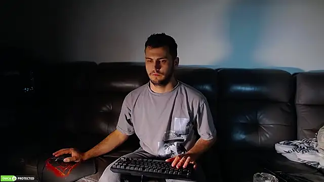 CrazyDom1 online show from October 24, 2025, 10:39 pm