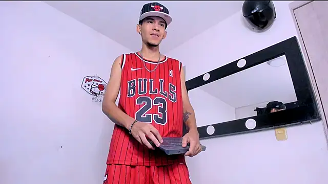 Snapshot of Samuel_Suarez chatting on May 3, 2026, 3:45 am Samuel Suarez online show from May 3, 2026, 3:45 am