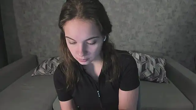 KristinaLoison online show from February 3, 2026, 2:11 pm