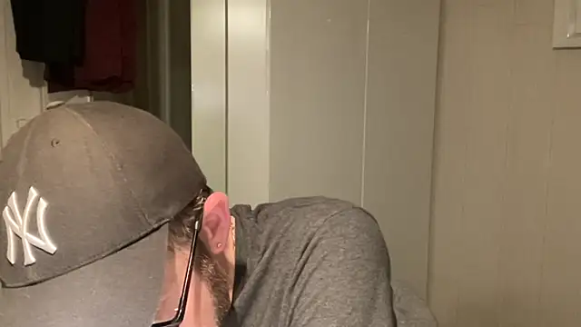 FABIOGLASSES online show from March 21, 2026, 11:19 pm