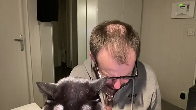 FABIOGLASSES online show from March 31, 2026, 9:15 pm