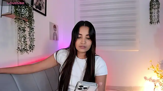 aisha es online show from February 6, 2026, 11:41 pm