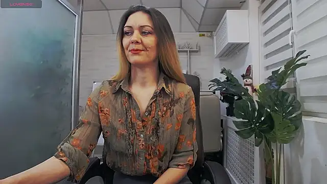 EllaMilf  online show from December 12, 2024, 1:28 pm