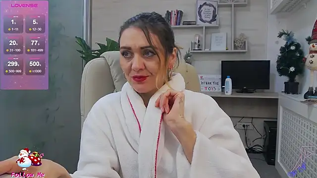 EllaMilf  online show from December 19, 2024, 10:00 pm