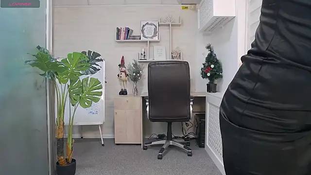 EllaMilf  online show from December 27, 2024, 4:10 pm