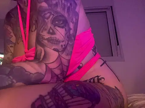 Snapshot of SabrinaRussel chatting on January 20, 2025, 9:22 pm SabrinaRussel online show from January 20, 2025, 9:22 pm