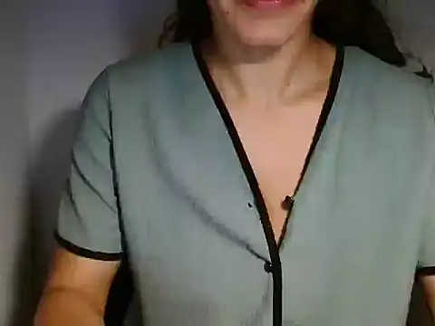 Snapshot of melaniepatterson chatting on October 15, 2025, 2:06 pm melaniepatterson online show from October 15, 2025, 2:06 pm