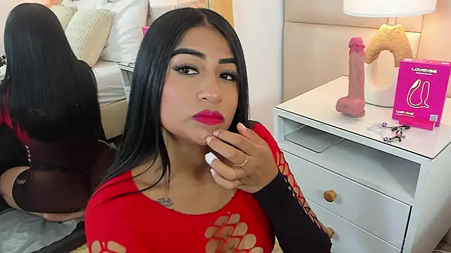 AntoniaRoss  online show from April 14, 2026, 12:44 pm