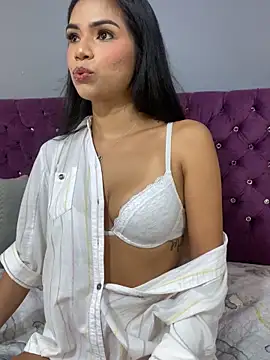 MauraGray online show from September 27, 2025, 8:47 pm