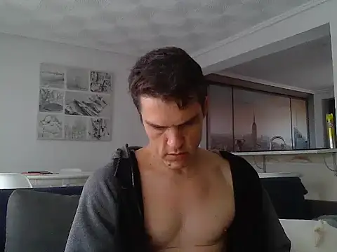 Snapshot of HeteroOli chatting on February 1, 2025, 10:05 am HeteroOli online show from February 1, 2025, 10:05 am