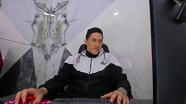 yeckodream online show from November 13, 2025, 6:12 am