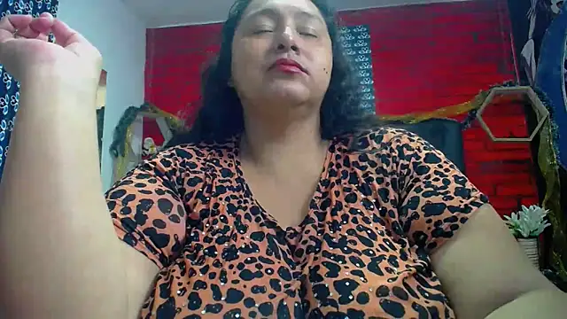 TistMature online show from December 27, 2024, 1:39 pm