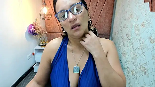 MarilynMiilf  online show from November 28, 2025, 7:38 pm