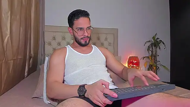 Snapshot of Josseph1_ chatting on February 20, 2025, 12:52 am Josseph1 online show from February 20, 2025, 12:52 am