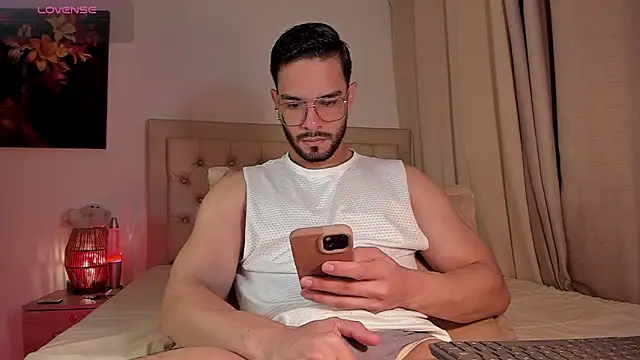 Snapshot of Josseph1_ chatting on October 11, 2025, 12:21 am Josseph1 online show from October 11, 2025, 12:21 am