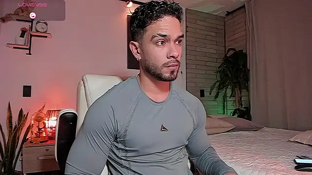 Josseph1  online show from April 9, 2026, 12:32 am