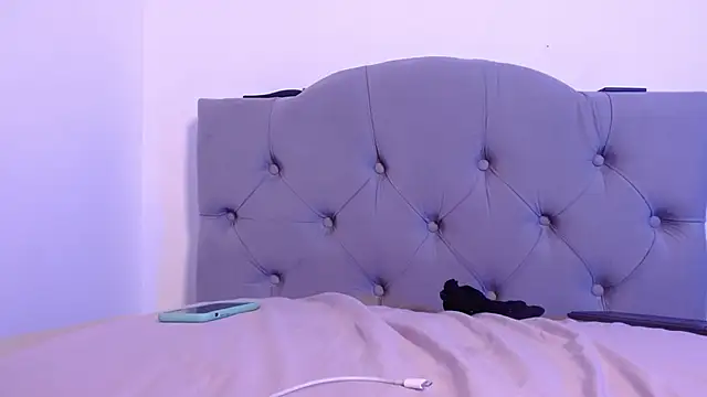 Red-moon1 online show from December 28, 2024, 2:10 pm