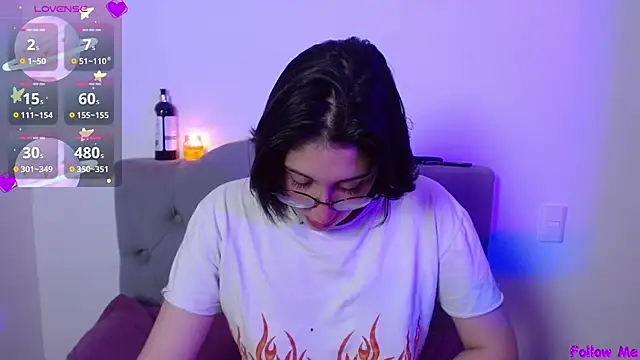 Red-moon1 online show from January 19, 2025, 11:45 am