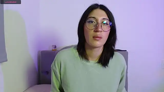 Red-moon1 online show from January 27, 2025, 11:22 am