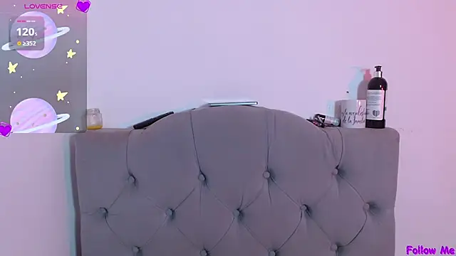 Red-moon1 online show from January 28, 2025, 1:38 pm