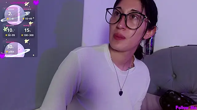 Red-moon1 online show from October 17, 2025, 4:26 am