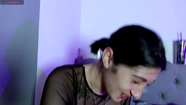 Red-moon1 online show from November 5, 2025, 4:34 am