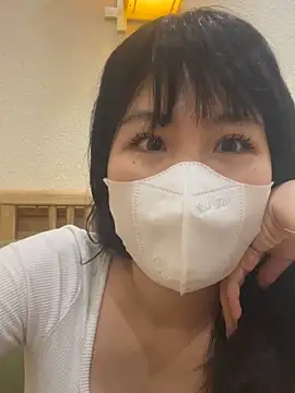 Snapshot of Onee-Chew chatting on December 2, 2025, 10:20 am Onee-Chew online show from December 2, 2025, 10:20 am