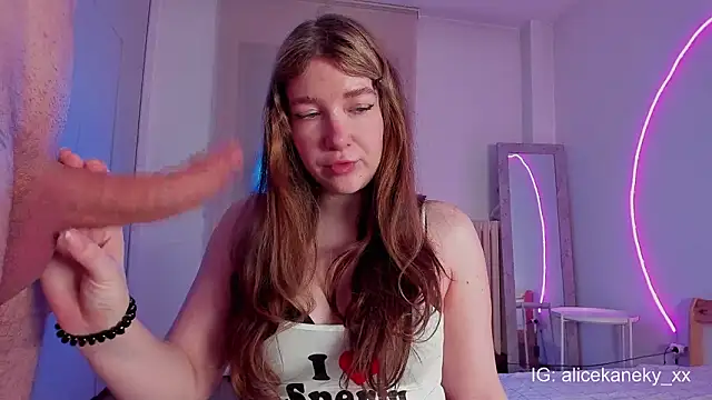 Snapshot of alicekaneky chatting on February 6, 2026, 11:41 pm alicekaneky online show from February 6, 2026, 11:41 pm