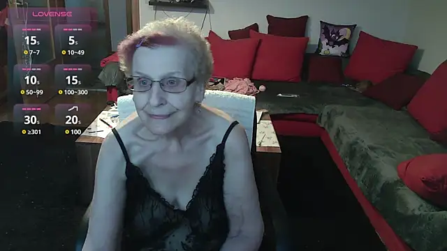 HeisseomaOriginal online show from January 17, 2025, 8:24 am