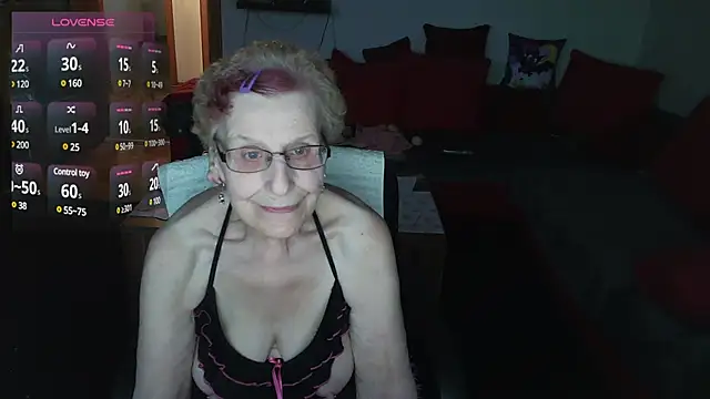 HeisseomaOriginal online show from January 19, 2025, 8:07 am