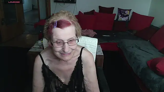 HeisseomaOriginal online show from February 19, 2025, 8:22 am