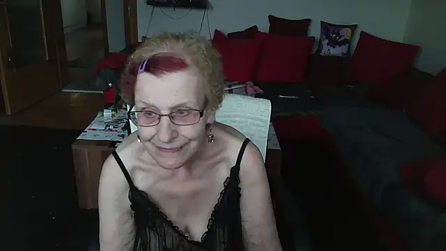 HeisseomaOriginal online show from February 21, 2025, 8:07 am