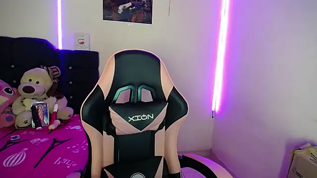 Snapshot of yuliana_19 chatting on October 22, 2025, 10:48 am yuliana 19 online show from October 22, 2025, 10:48 am