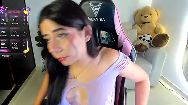 eval lee18 online show from October 7, 2025, 3:04 am