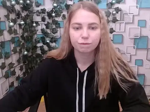 Snapshot of klerkarina chatting on December 5, 2024, 6:32 am klerkarina online show from December 5, 2024, 6:32 am