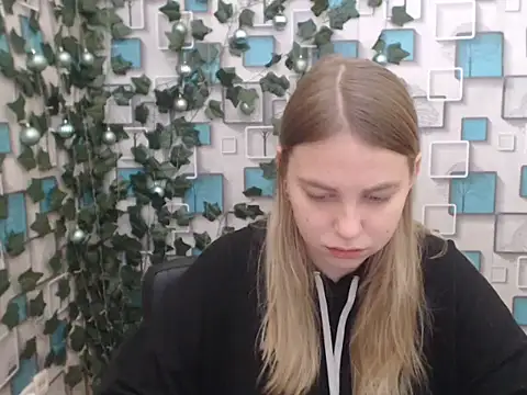Snapshot of klerkarina chatting on January 4, 2025, 6:09 am klerkarina online show from January 4, 2025, 6:09 am