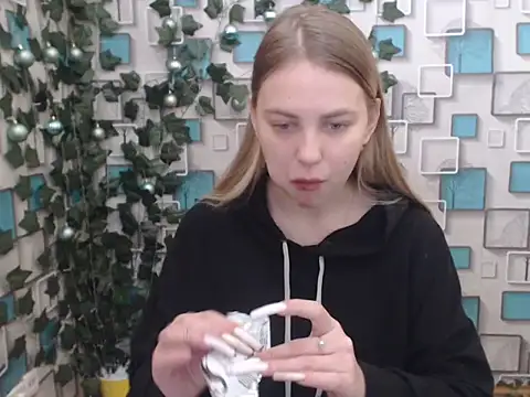 Snapshot of klerkarina chatting on January 6, 2025, 5:08 am klerkarina online show from January 6, 2025, 5:08 am