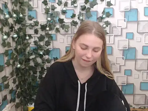 Snapshot of klerkarina chatting on January 6, 2025, 8:14 am klerkarina online show from January 6, 2025, 8:14 am