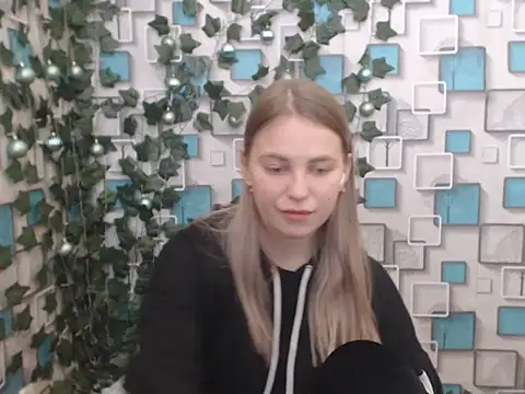 Snapshot of klerkarina chatting on January 9, 2025, 8:45 am klerkarina online show from January 9, 2025, 8:45 am