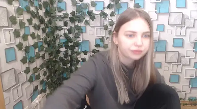 Snapshot of klerkarina chatting on February 9, 2025, 5:40 am klerkarina online show from February 9, 2025, 5:40 am