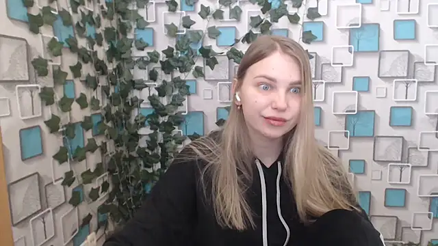 Snapshot of klerkarina chatting on February 18, 2025, 6:15 am klerkarina online show from February 18, 2025, 6:15 am