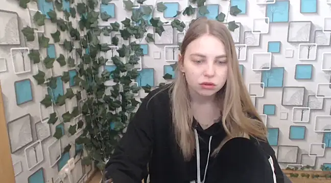 Snapshot of klerkarina chatting on February 20, 2025, 5:44 am klerkarina online show from February 20, 2025, 5:44 am